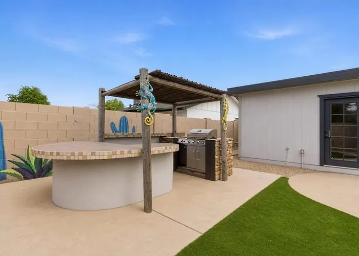 Sunrise-sparkling Pool-bbq Grill-mins To Old Town