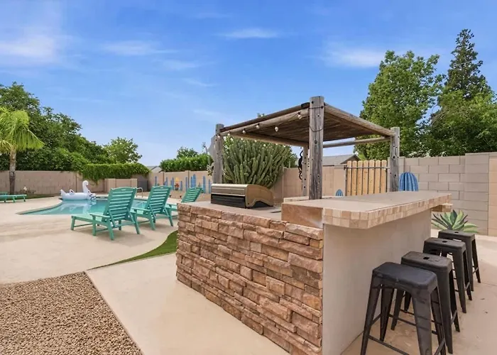 Sunrise-sparkling Pool-bbq Grill-mins To Old Town